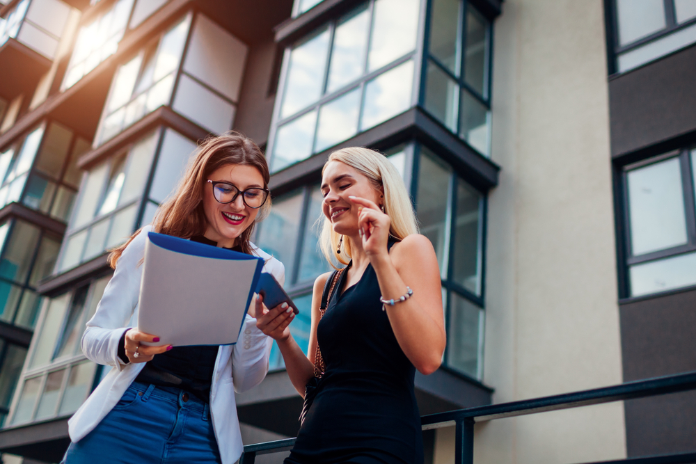Checking beyond the apartment walls - August 2019
